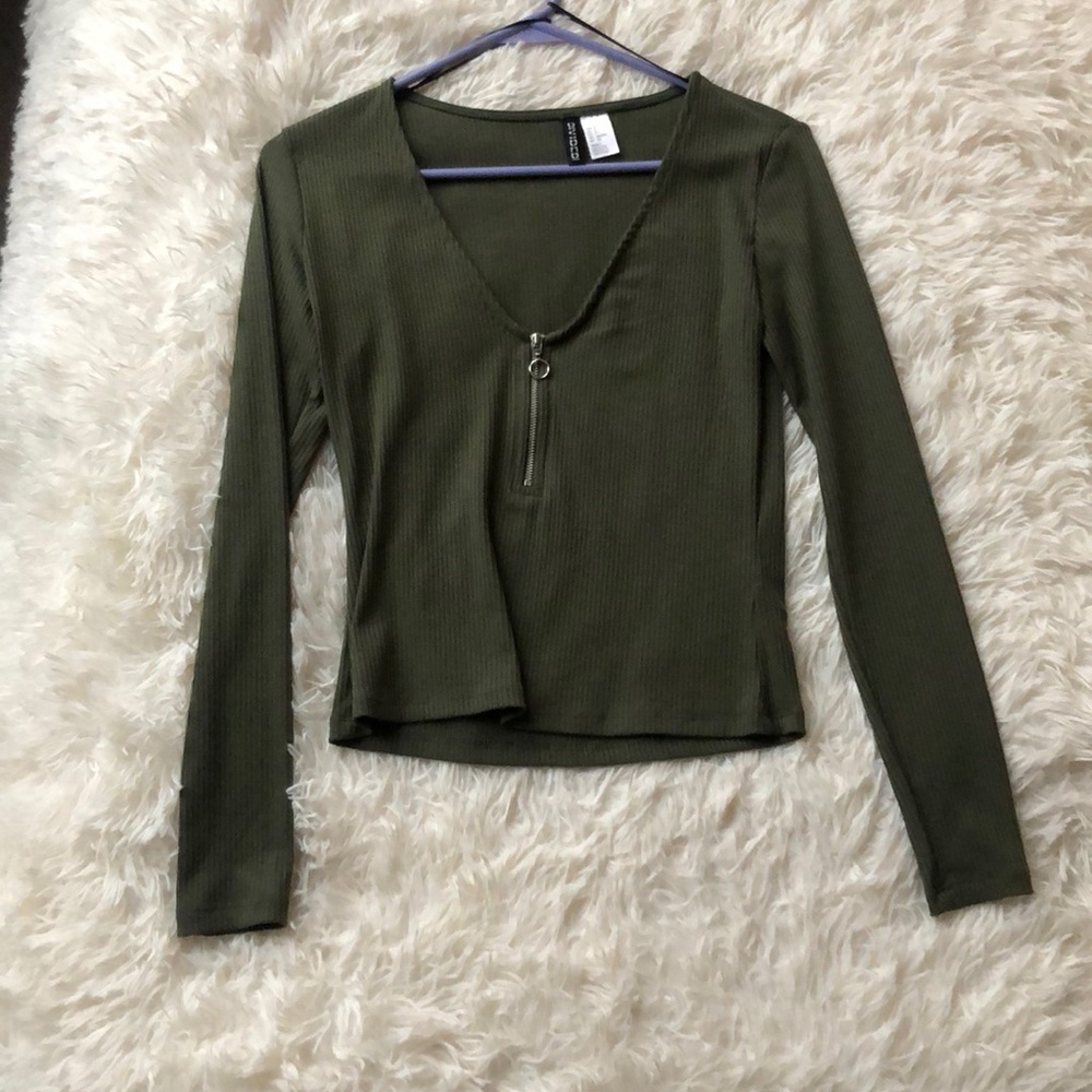 Deep V long sleeve